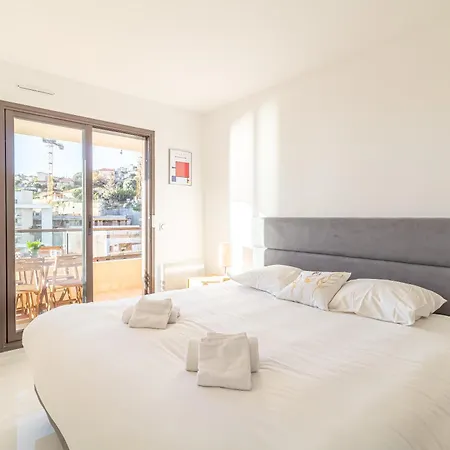1 Bedroom Renovated Near Monaco Beausoleil