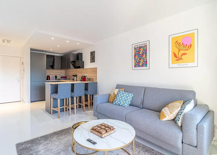 1 Bedroom Renovated Near Monaco Casa de Férias